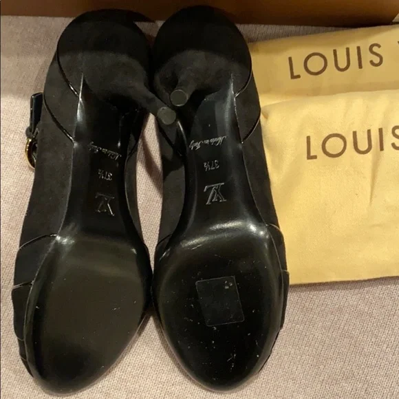 PRICE DROP!  Authentic Louis Vuitton Shoes​​ - Picture 7 of 13